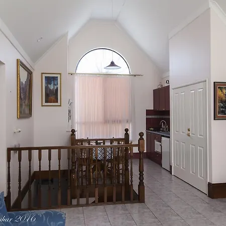 Aarn House B&B Airport Accommodation-3