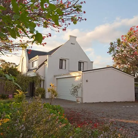 Aarn House B&B Airport Accommodation-2