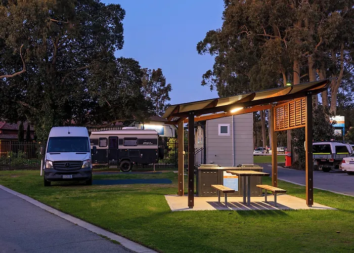 Hotel near College: Discovery Parks - Perth Airport